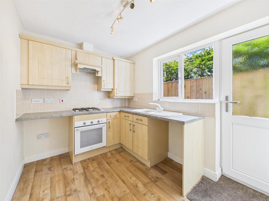 Kitchen: