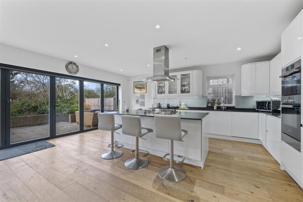 32 Holland Avenue,7.jpg