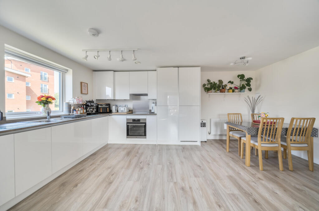 1335488-4-68932ec...