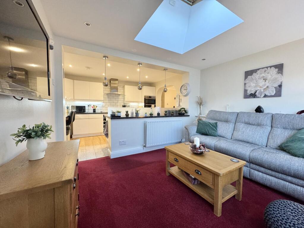 Kitchen/Sitting Area