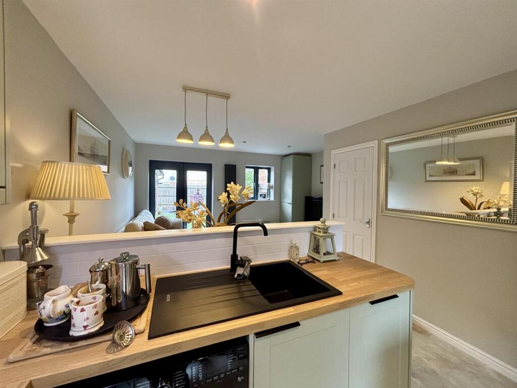 Kitchen 3.jpg
