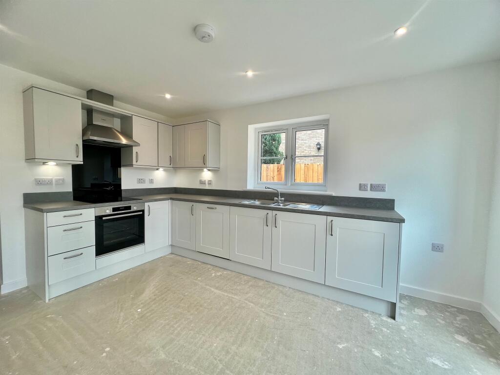 Open-Plan Living / Kitchen