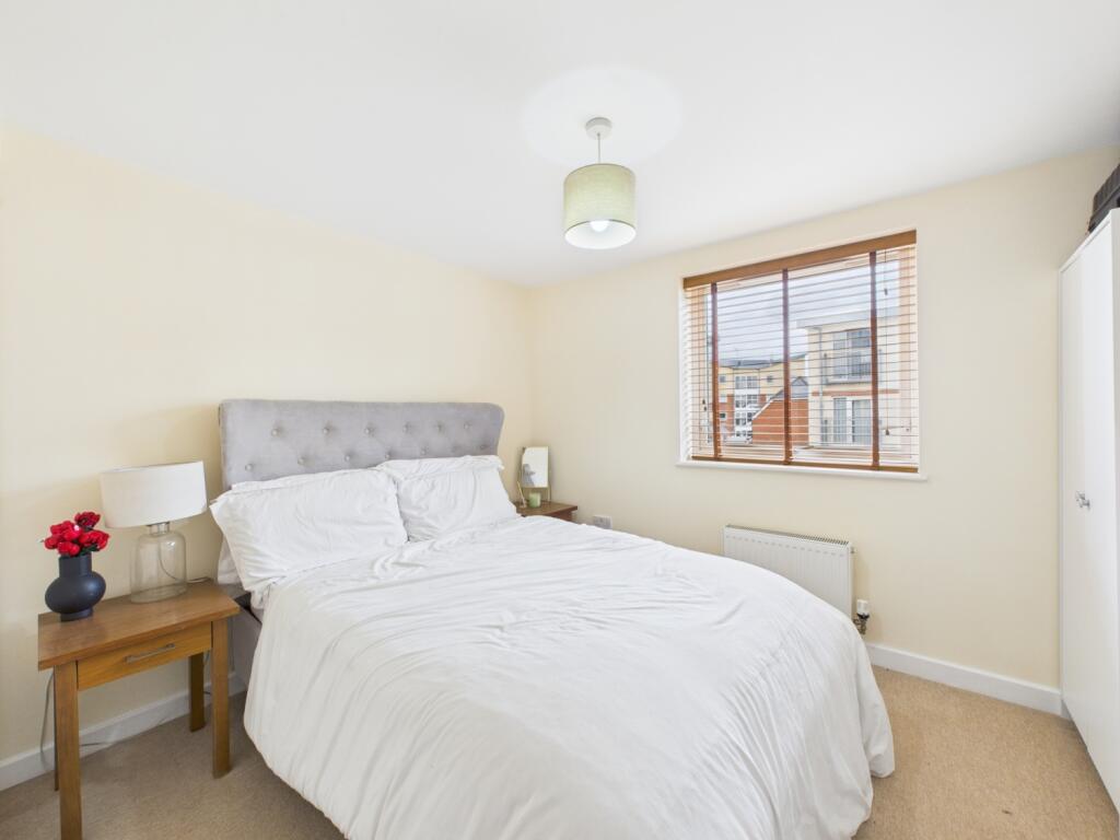 CAM03062G0-PR0182-STILL006