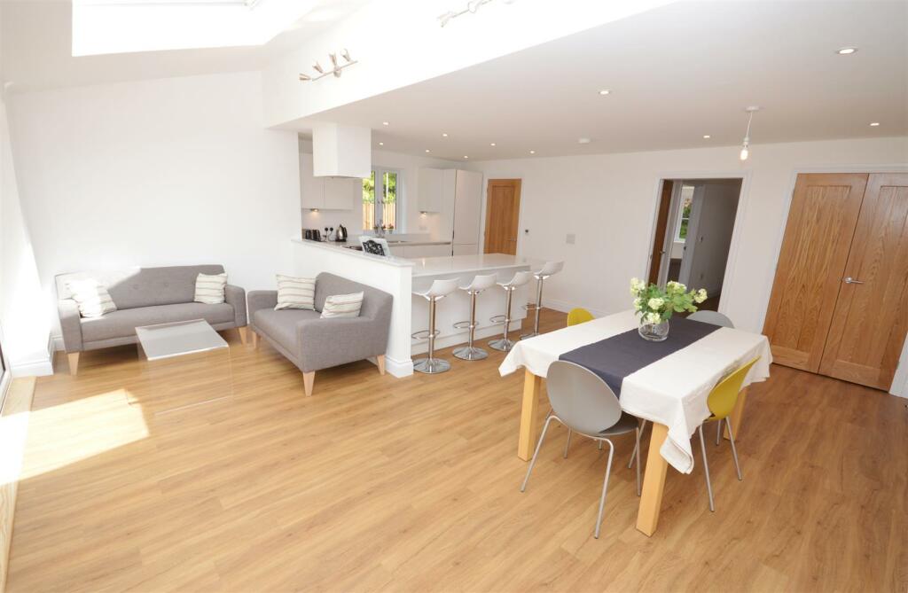 38 Midhurst Road kitchen dining.jpg