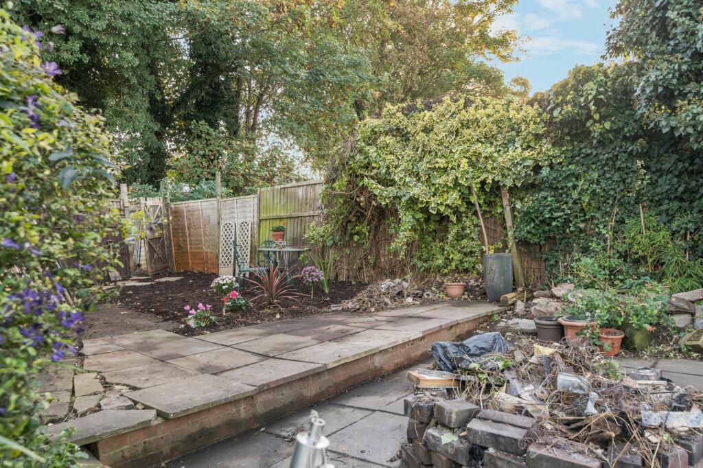 Rear garden (3)