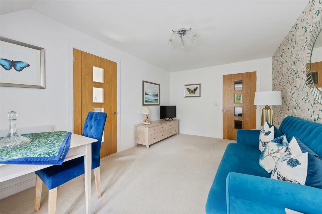 10-4e91PFMCS - 49 Birch Place-28 (1).jpg