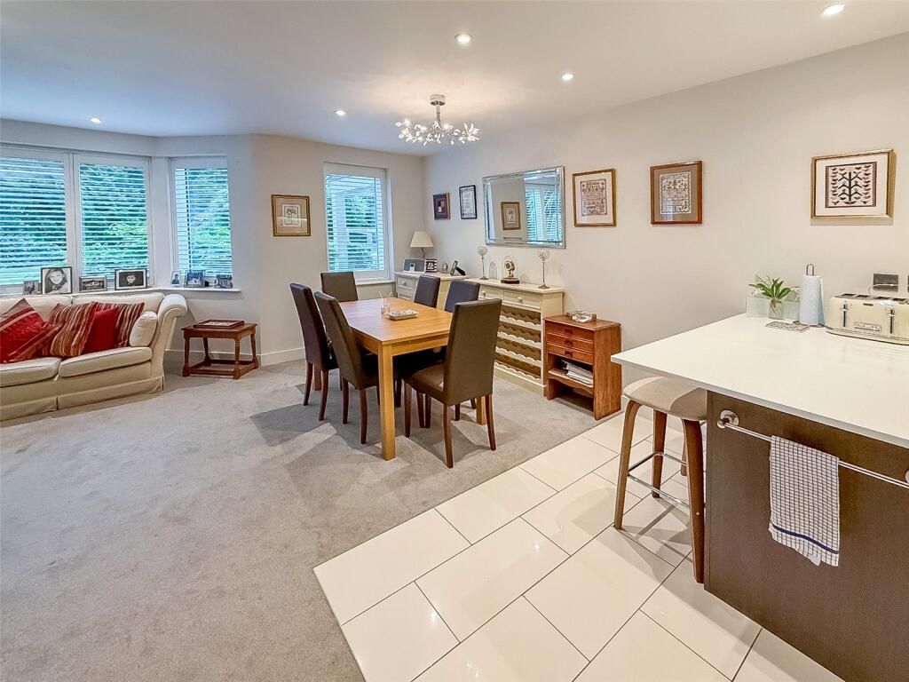 Lounge/Kitchen