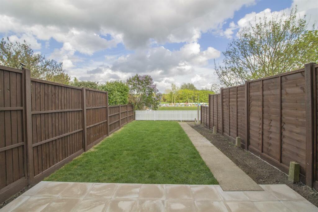 Gardens &amp; Private residents' Parking