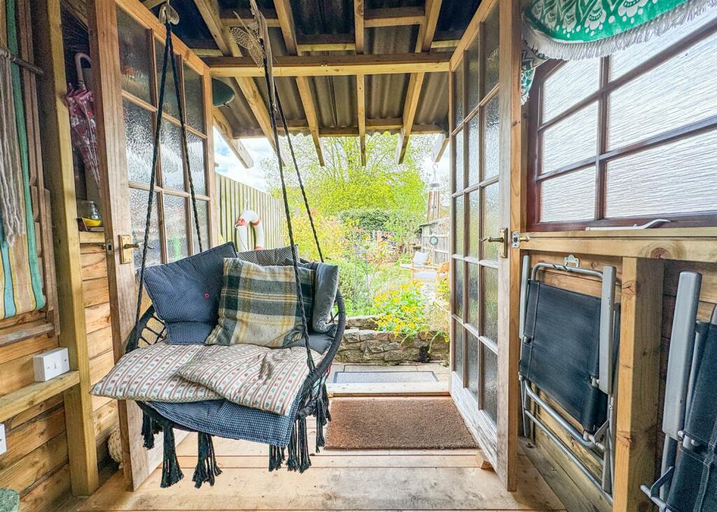 SUMMER HOUSE
