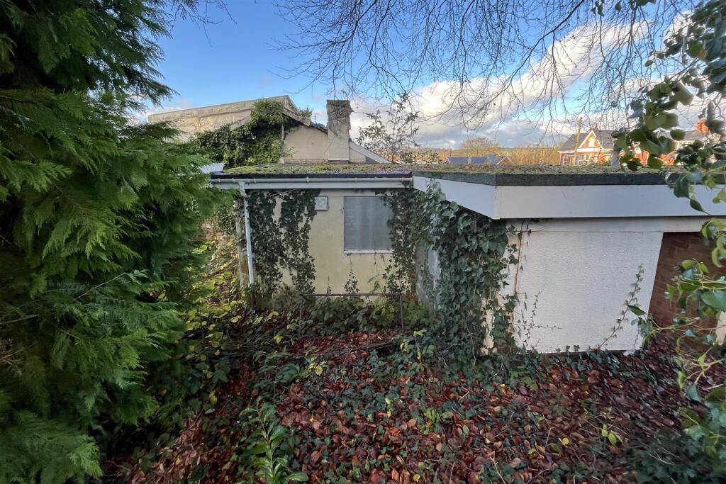 Alexandra Lodge, Old Road, Tiverton, Devon, EX16 4