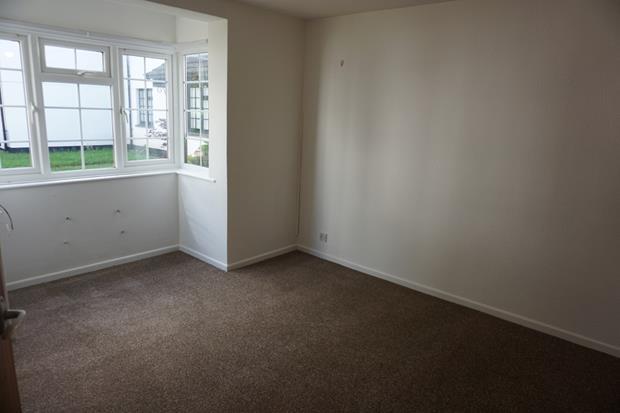 Bedroom 1 (2)