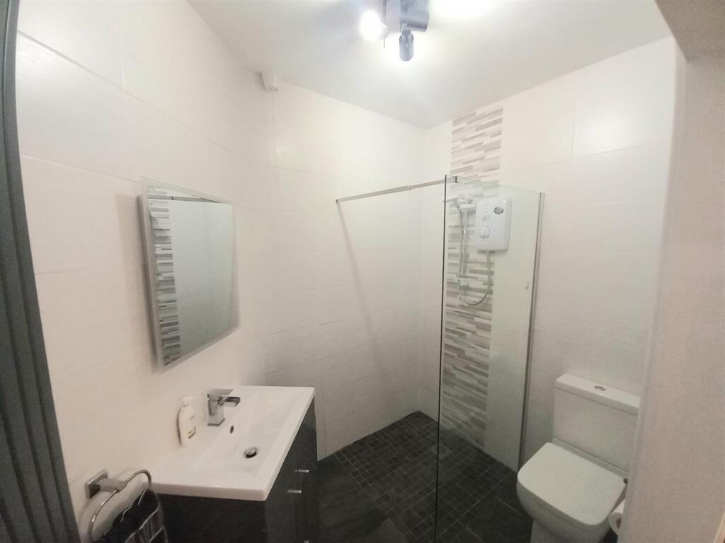 5 Calf Street Shower Room.jpg