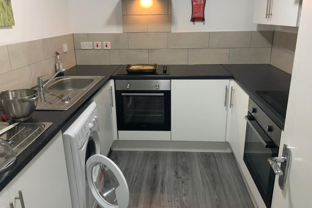 12 Sunningdale Avenue, Feltham, TW13 5JT