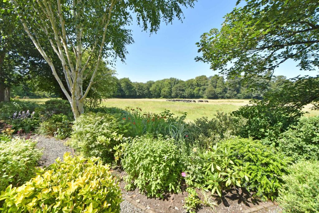 Open views to the rear over Castle Meadows