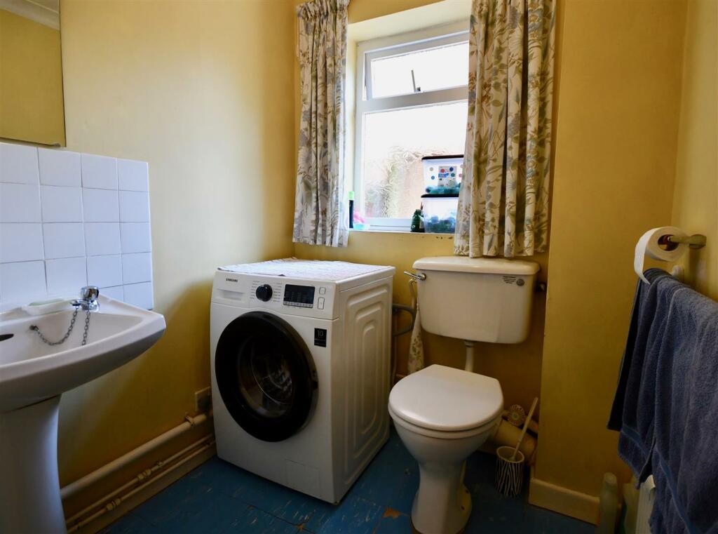 Cloakroom/Utility