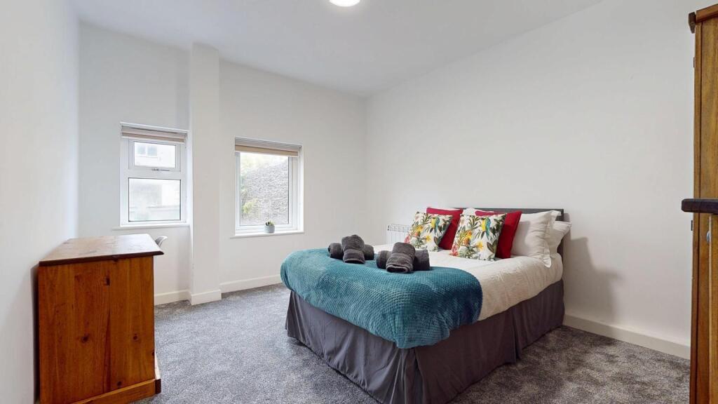 bedroom c.jpg