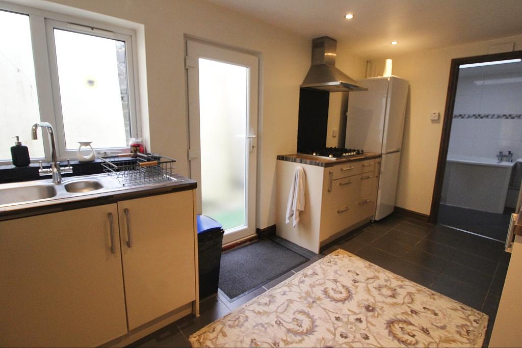 Kitchen 1