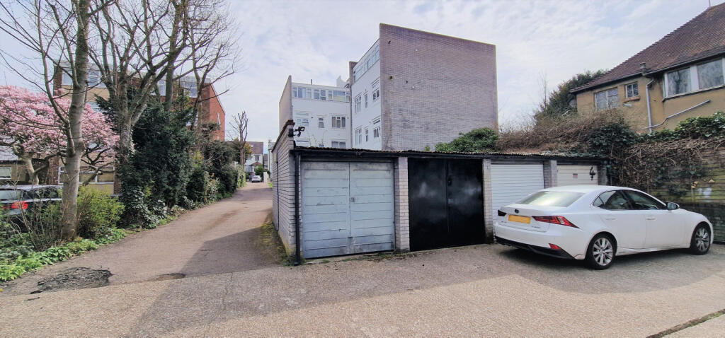 GARAGE