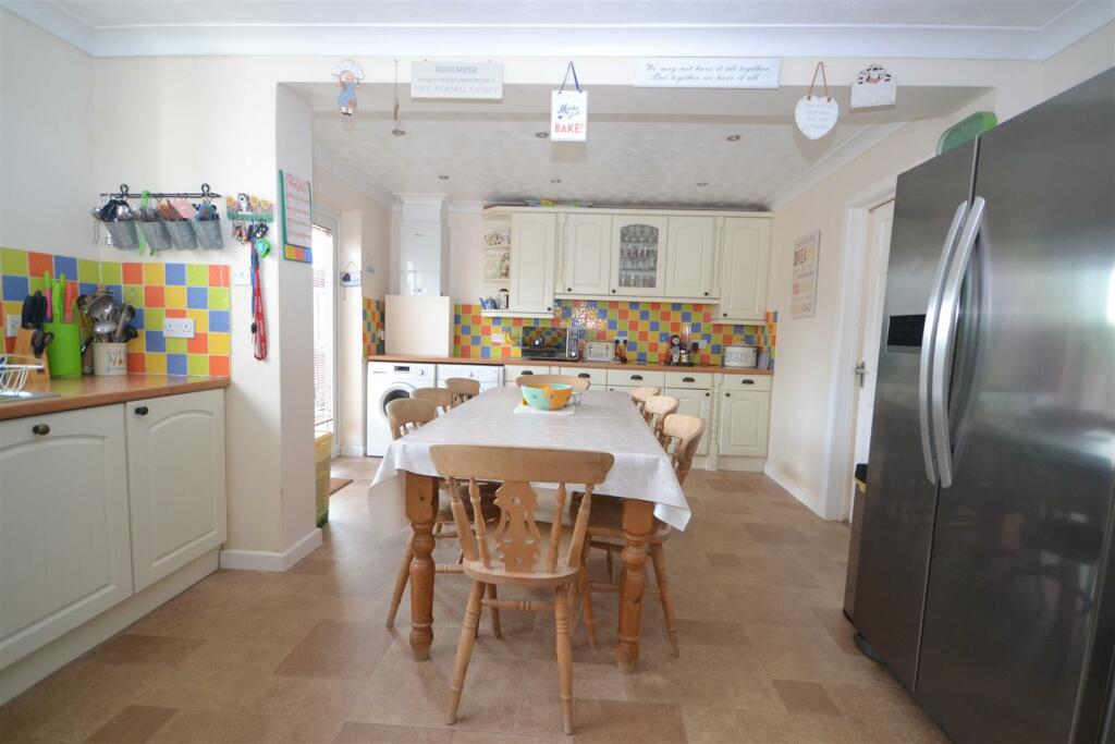 Kitchen/Breakfast Room