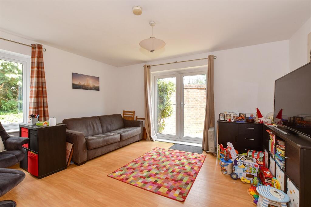 Lounge/Kitchen