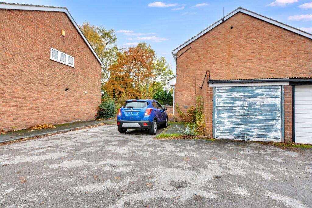 Parking And Garage_1.jpeg