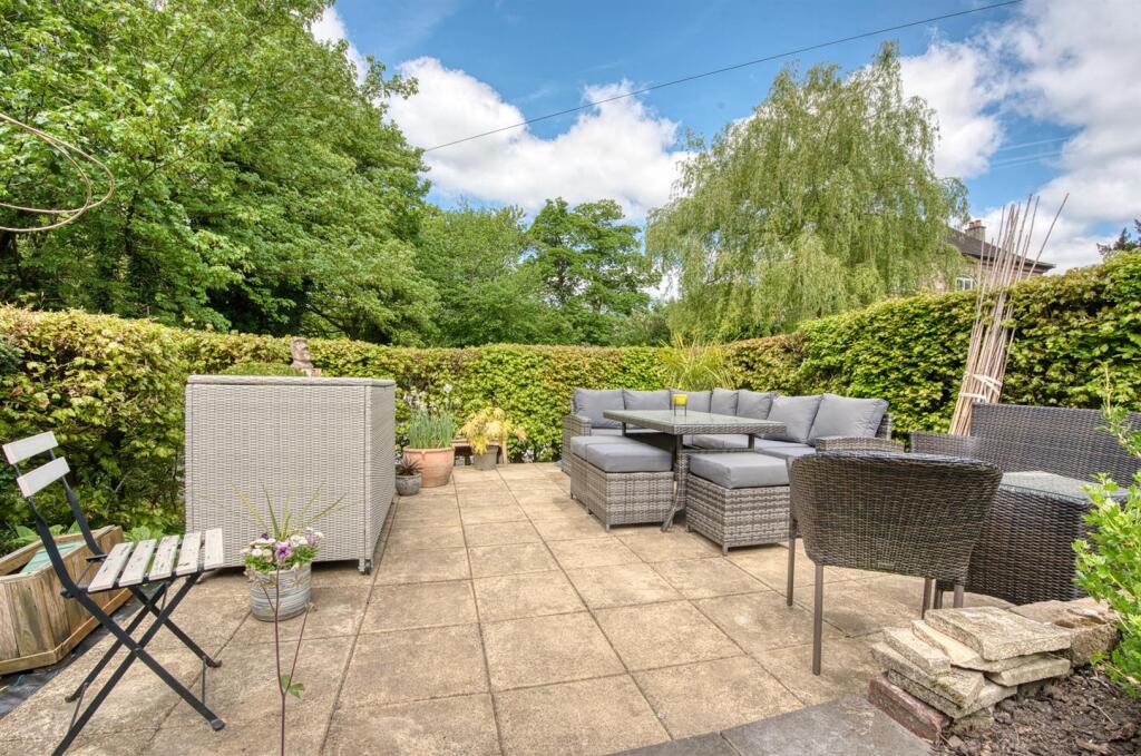 Rear Garden - dining patio.jpg