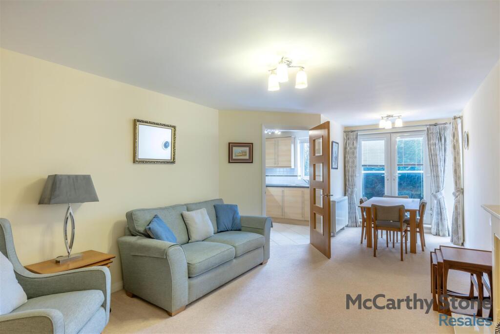 8635871-interior06.jpg