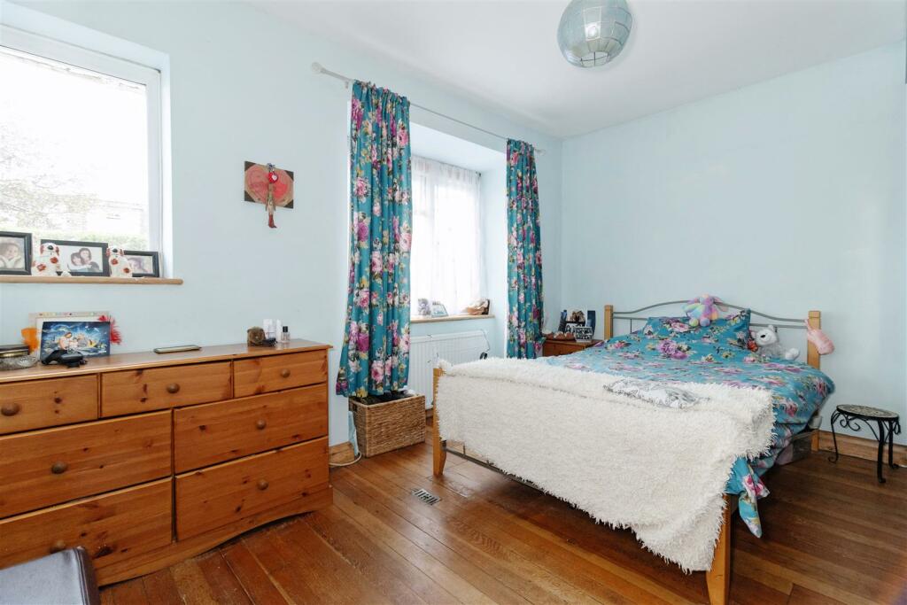 For Sale by Aspire Residential - Courtlands Close