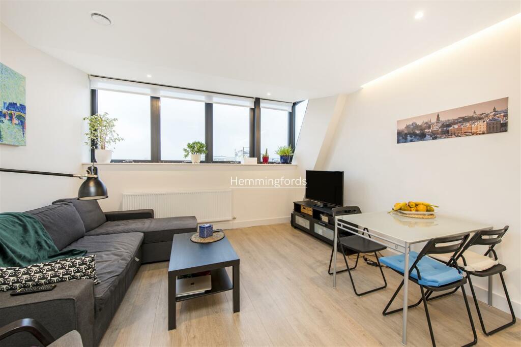 18 Cambridge House Hi-2.jpg