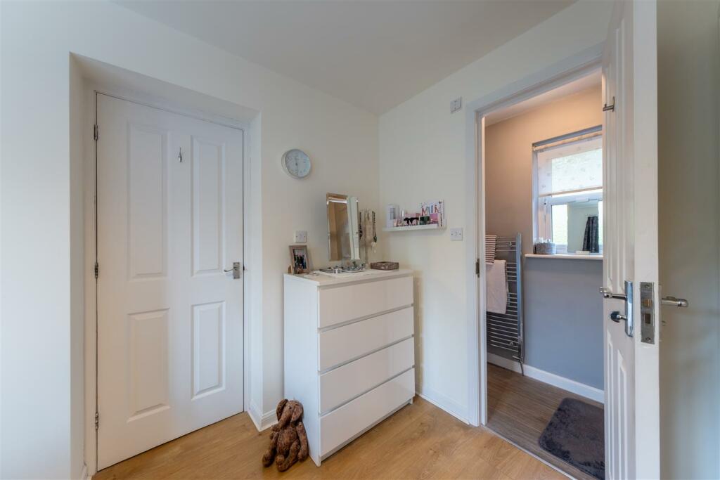 14 Delamere Close-016.jpg