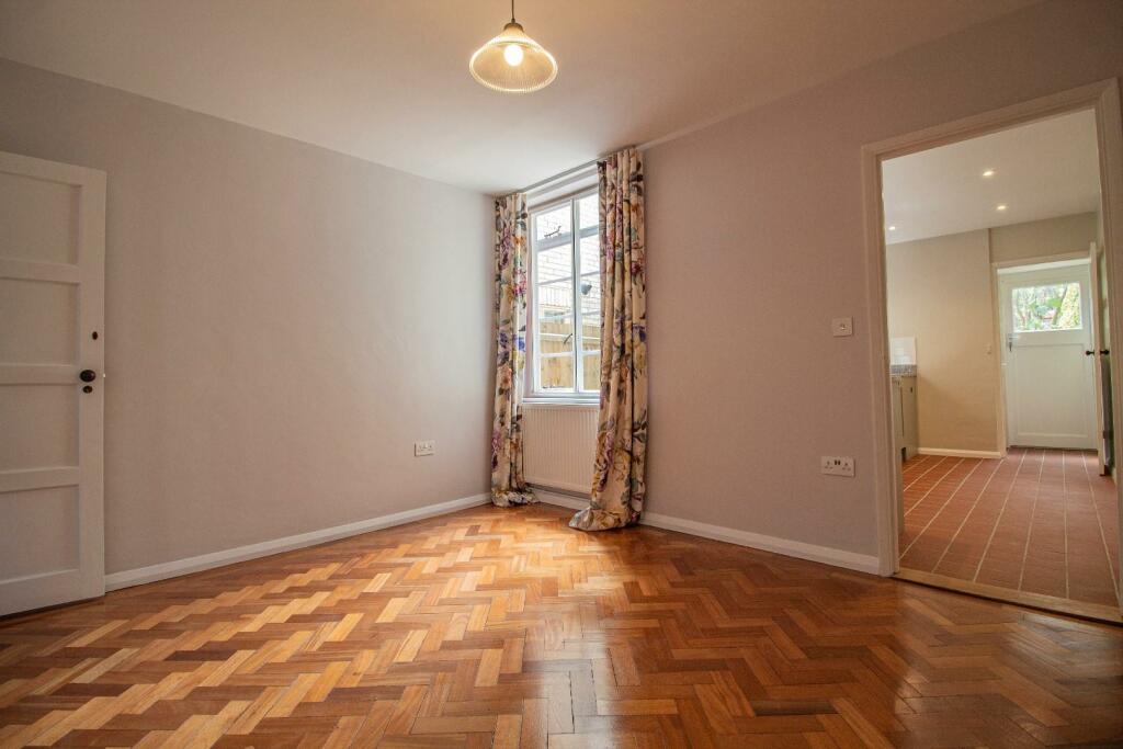60 Guildhall Street, BSE [Dining Room] 01.jpg