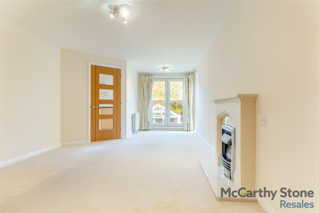 8627957-interior08.jpg