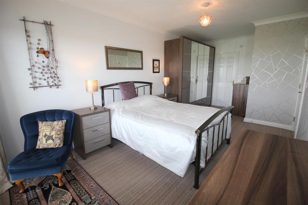 New Hampshire Court, 308, bed 1 (2).JPG