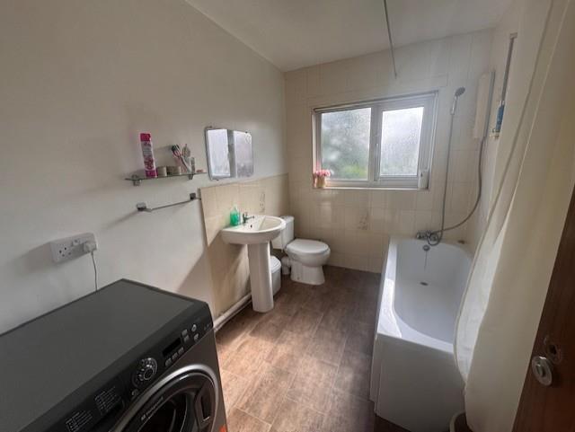 BATHROOM/W.C.