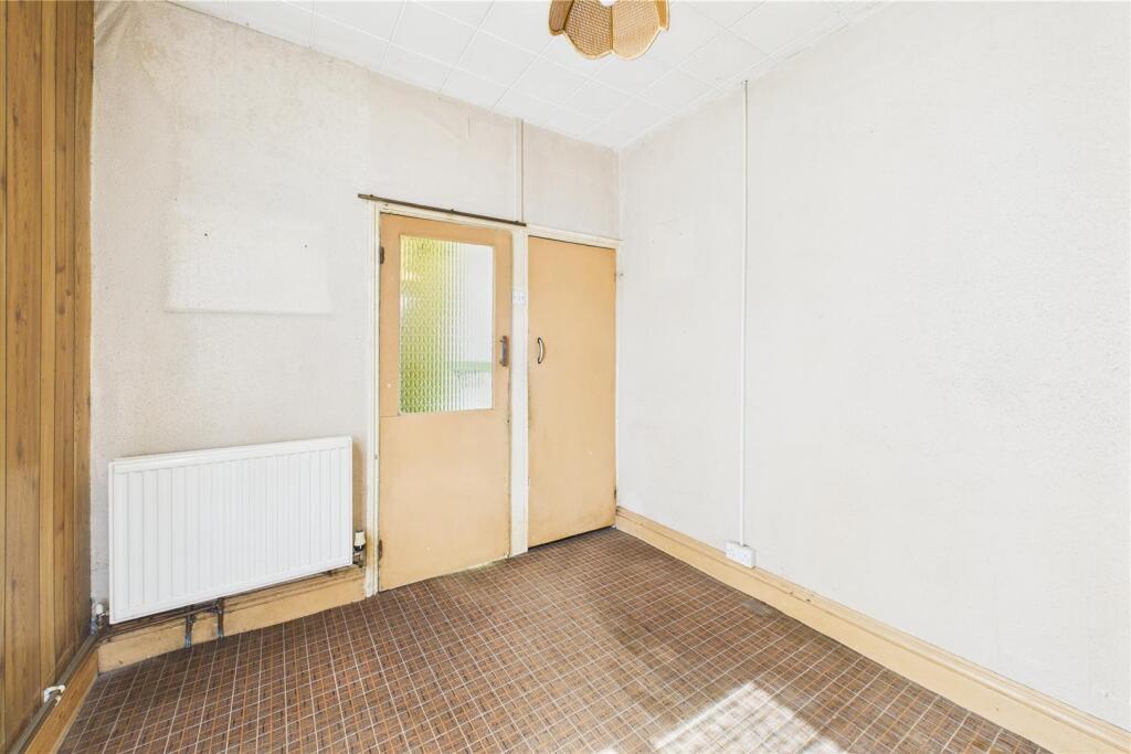 230 Coronation Road, Southville, Bristol BS3 1RL |