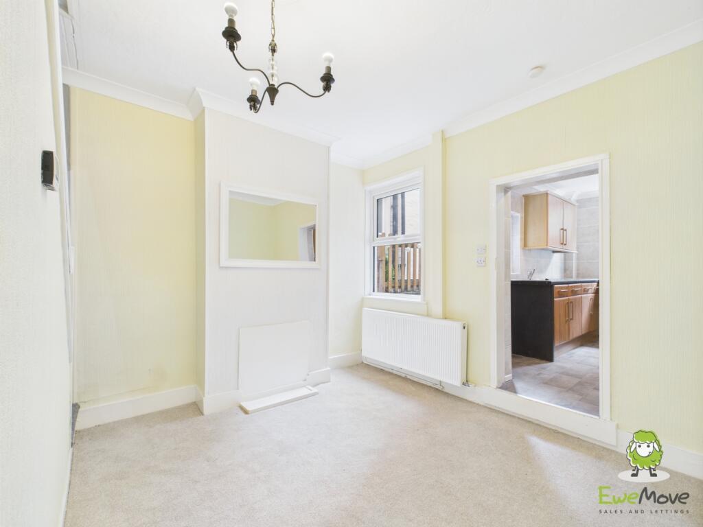 EweMove Basingstoke Estate Agents 78 Winchester Ro