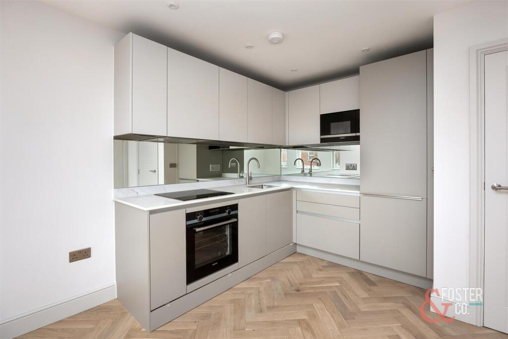 Clarendon Villas, 51 - Flat 7-009.jpg
