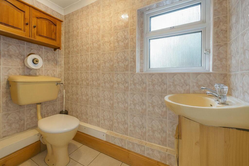 Beckton, E6 - House For Sale By Barrain London Est
