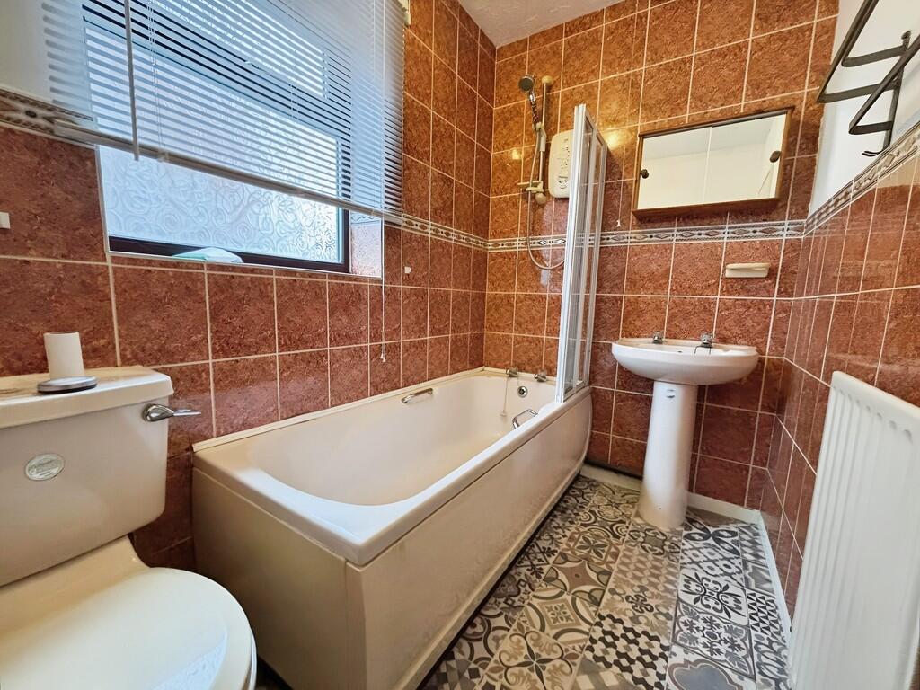 02bd5b1a-WhatsApp...