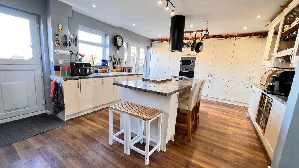 Kitchen/Breakfast