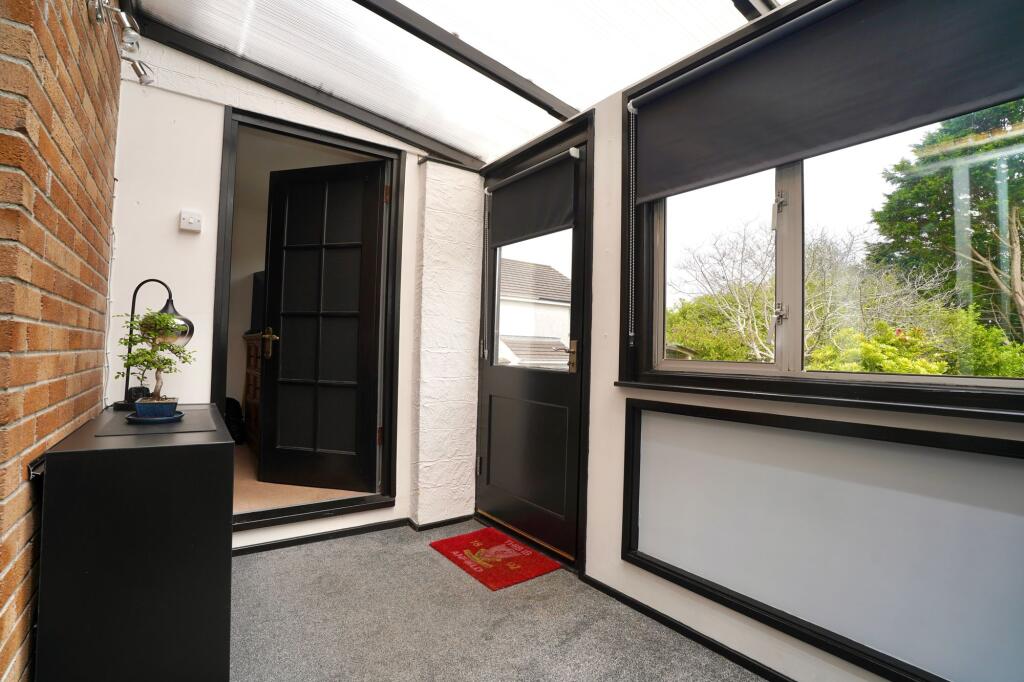 Sun Room/ Dining Room