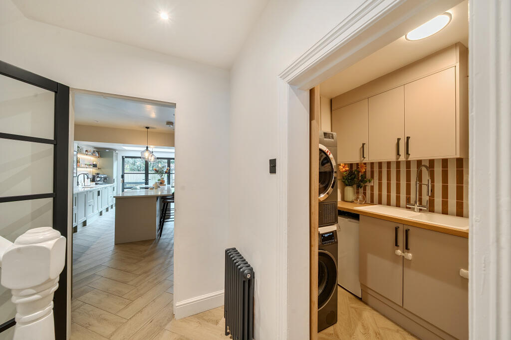 138393120691f34e4382b5