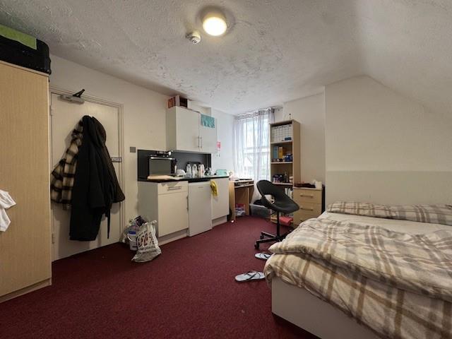 Bed 11.jpg