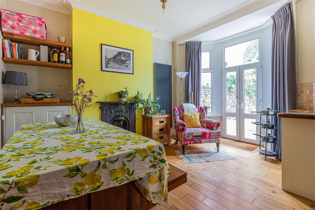 Amesbury Road 47-8.jpg