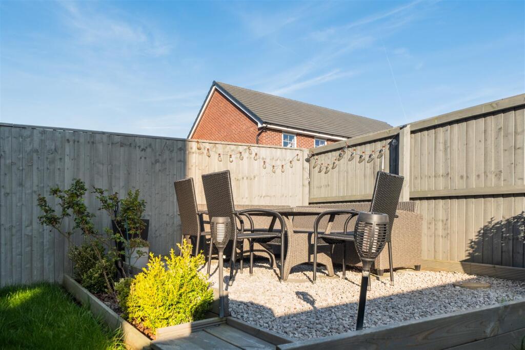 17 Dahlia Crescent-035.jpg