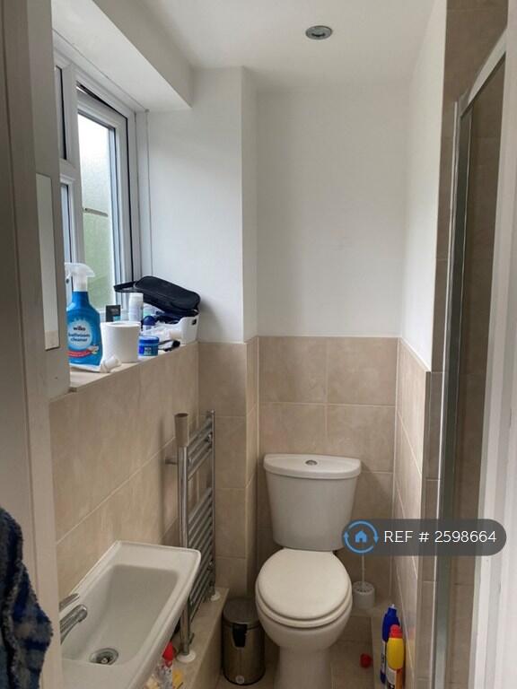 En-Suite Bathroom