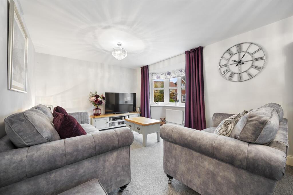 Living Room to bay window.jpg