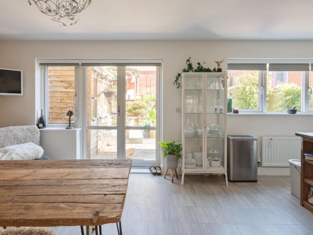 Kitchen/Dining