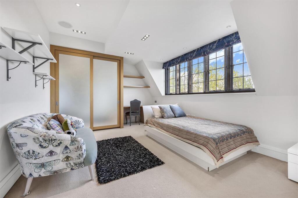 BEDROOM4.jpg