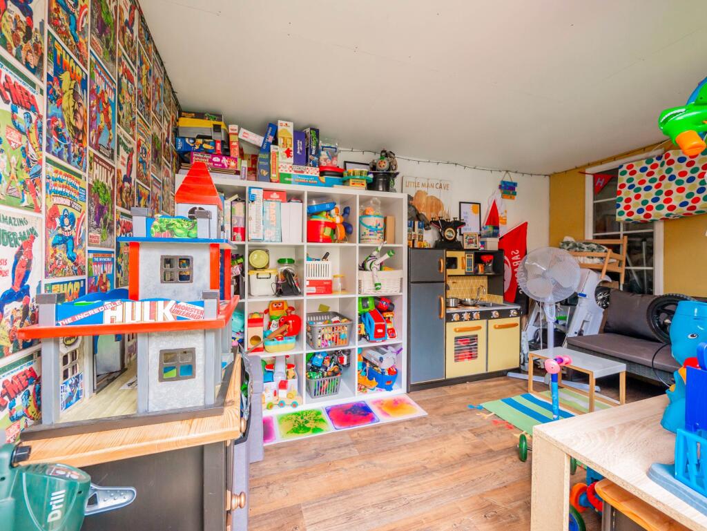 Summer house/Games Room